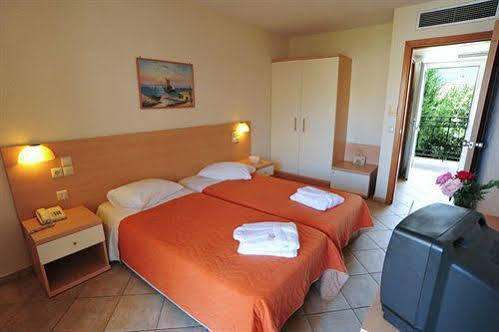 Thinalos Aparthotel Acharavi  Exterior photo